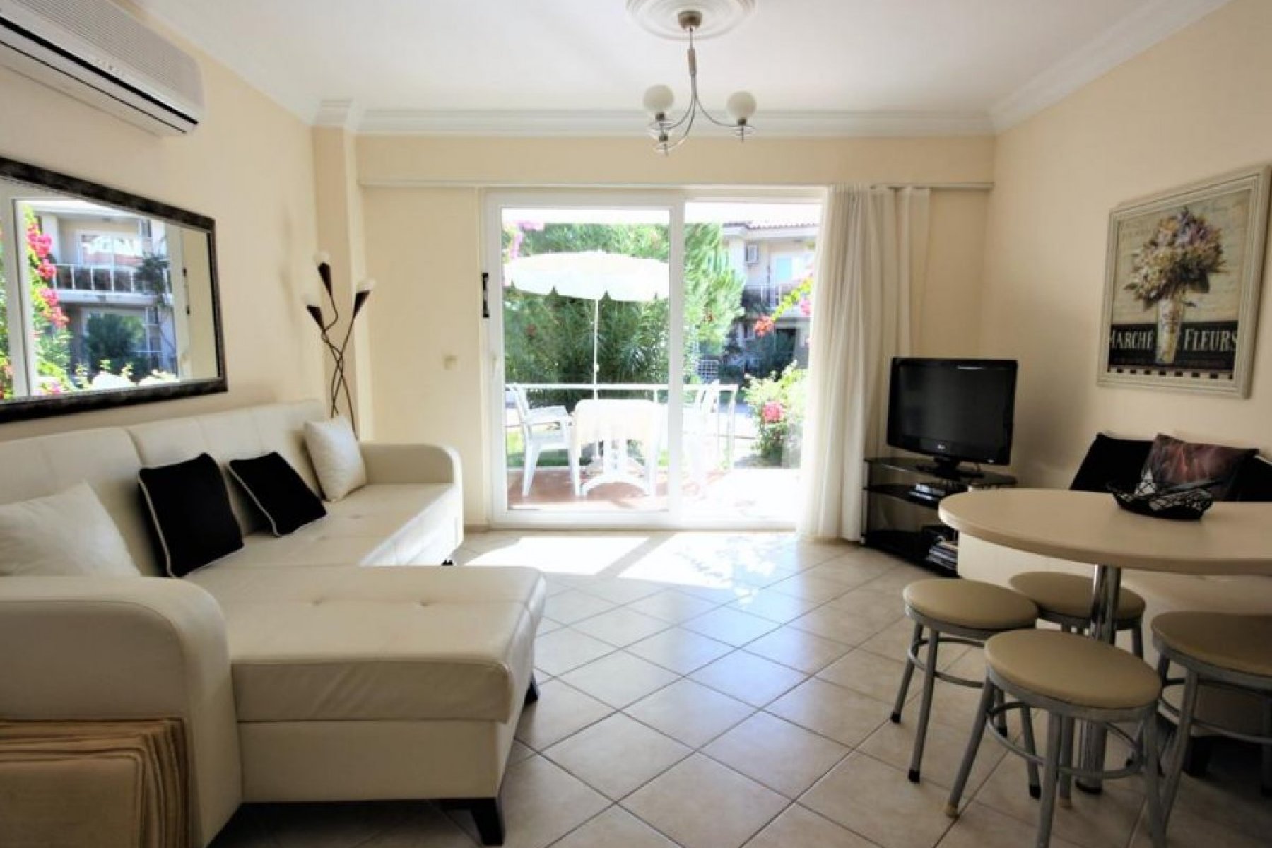 Fethiyede Denize Sıfır Sunset Beach Club 1+1 Daire A37