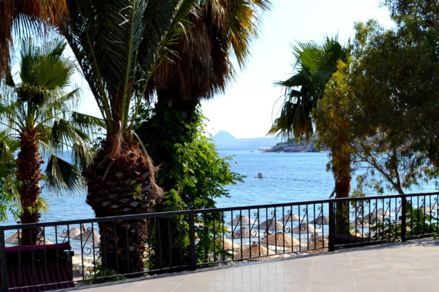 Bitez Denize Sıfır Deniz Hotel 3 Kişilik Otel odası