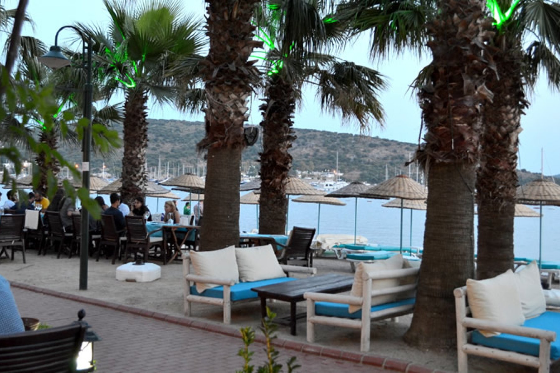 Bitez Denize Sıfır Deniz Hotel 3 Kişilik Otel odası