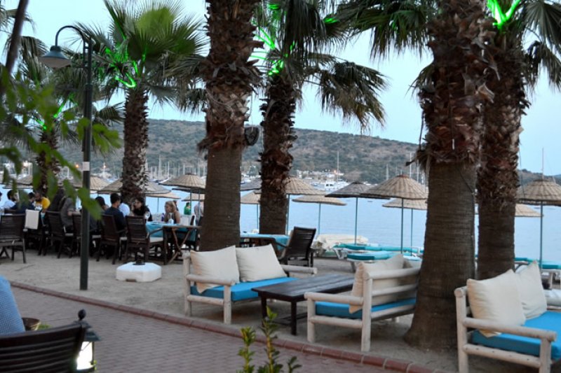Bitez Denize Sıfır Deniz Hotel 3 Kişilik Otel odası
