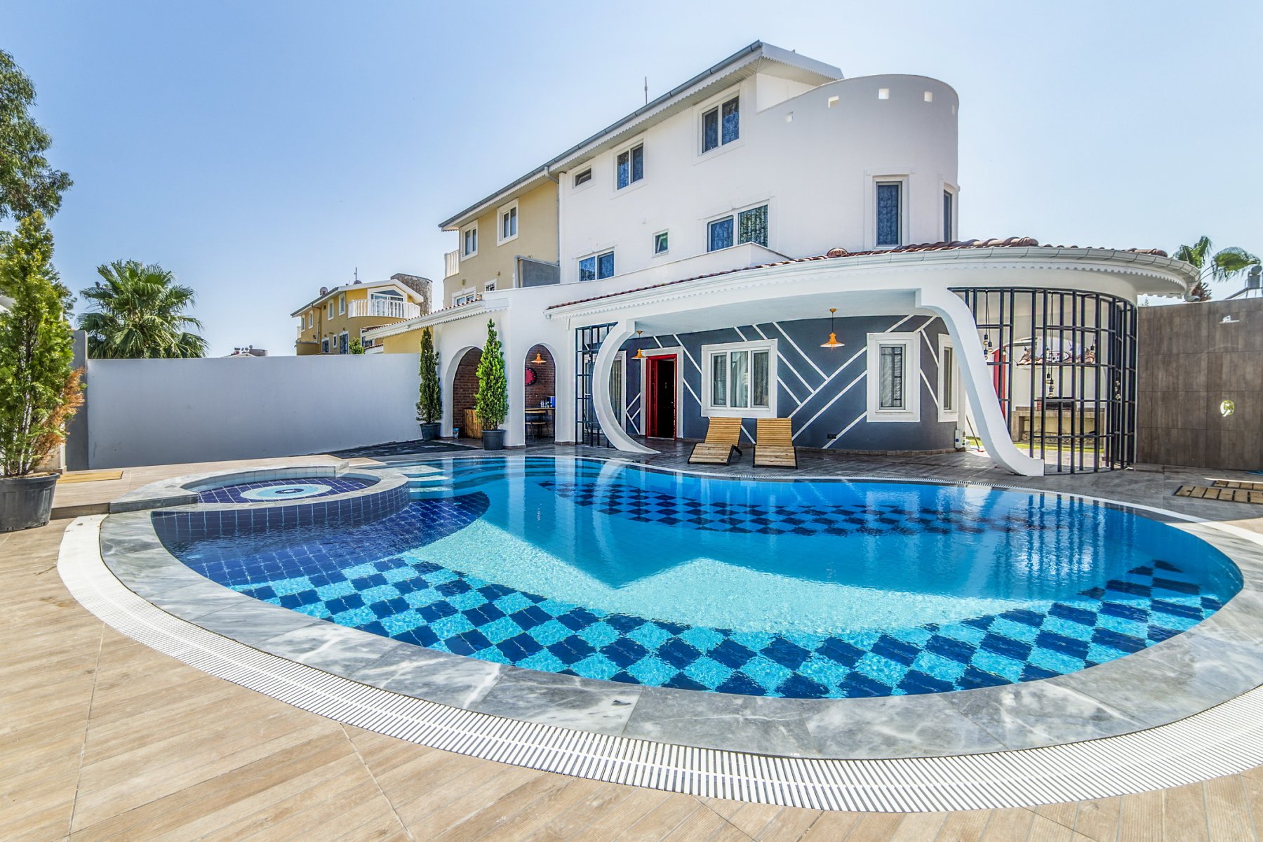 Antalya Belekte 3 Yatak Odalı Özel Havuzlu İkiz Villa 