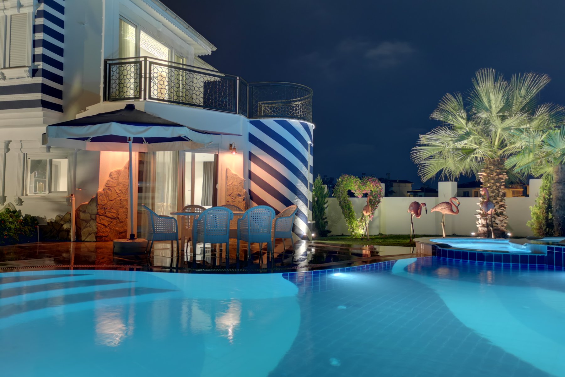 Antalya Belekte 3 Yatak Odalı Özel Havuzlu Jakuzili Villa 