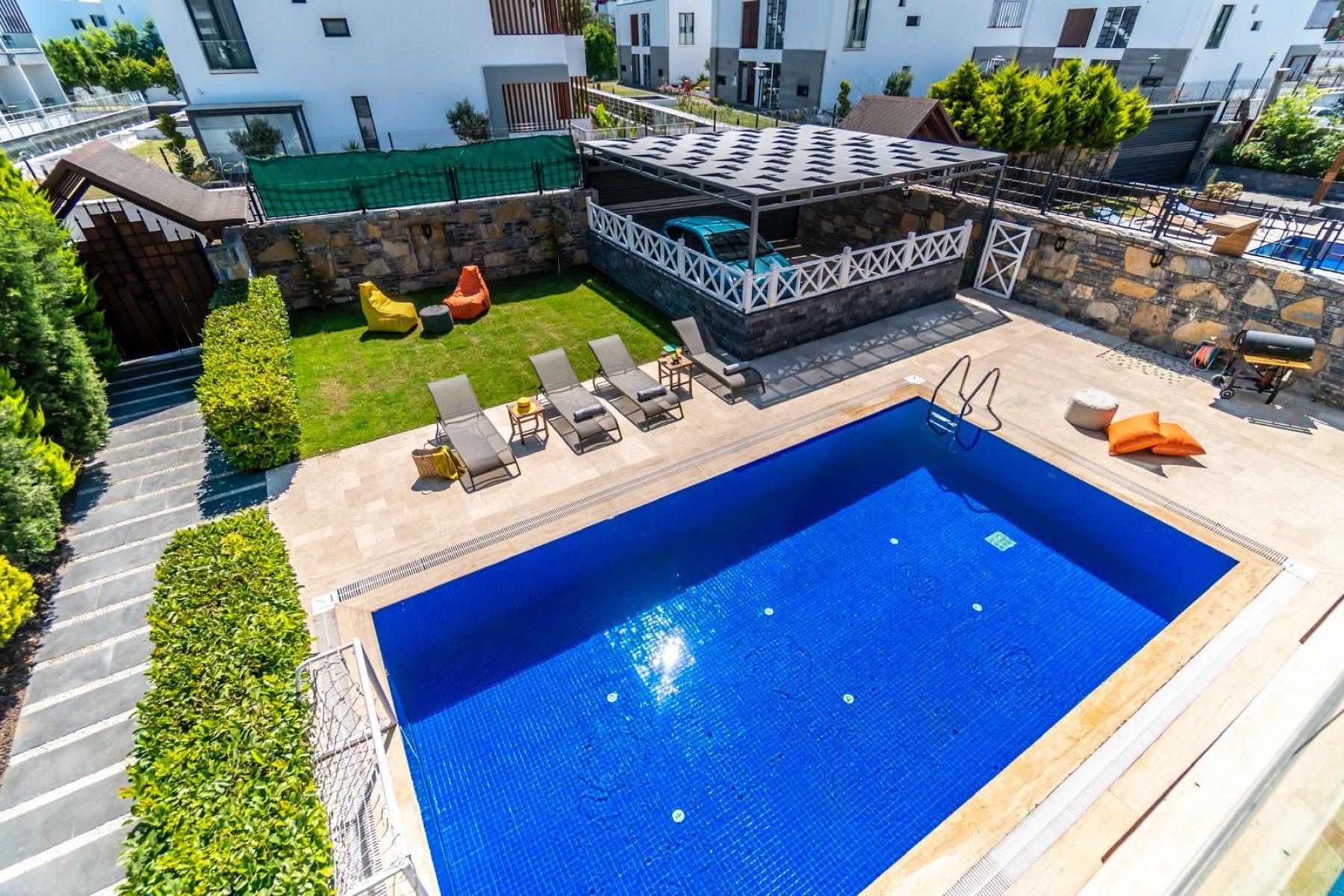Bodrum Gümbet Plajında Özel Havuzlu Kiralık Villa Ala