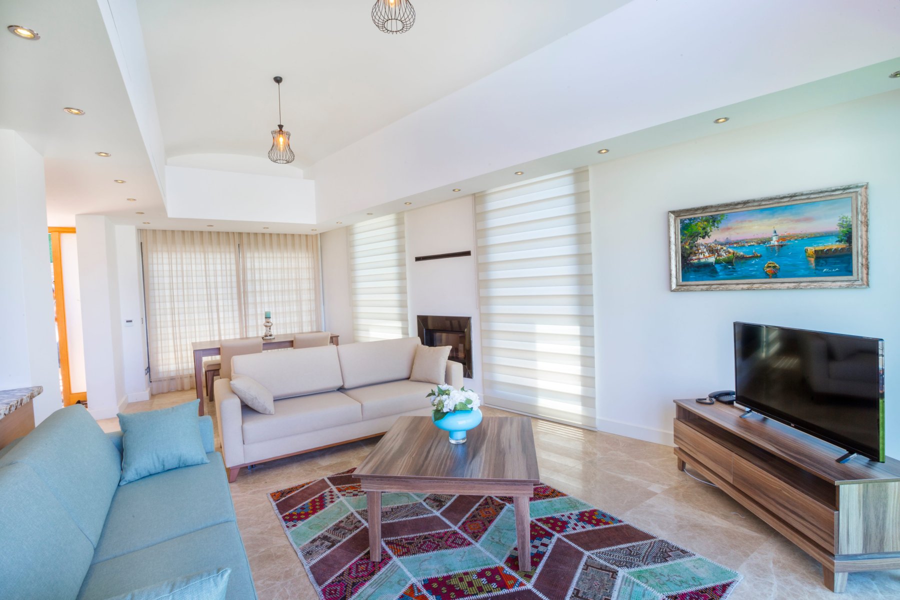Bodrum Torba Deniz Manzaralı ve Yüzme Havuzlu 3 Yatak Odalı Müstakil Tatil Villası